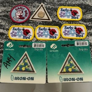 New girl‎ scouts patches